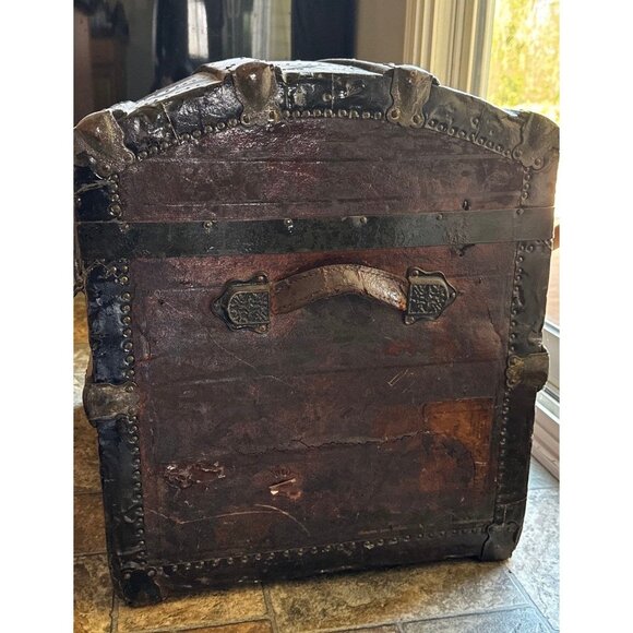 Antique 1899 Wescott Express Co. Domed Steamer Trunk Graphics & Inside Divided - Picture 3 of 10
